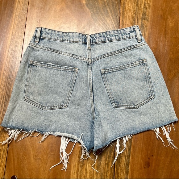 Zara Distressed Denim Short - Picture 2 of 3